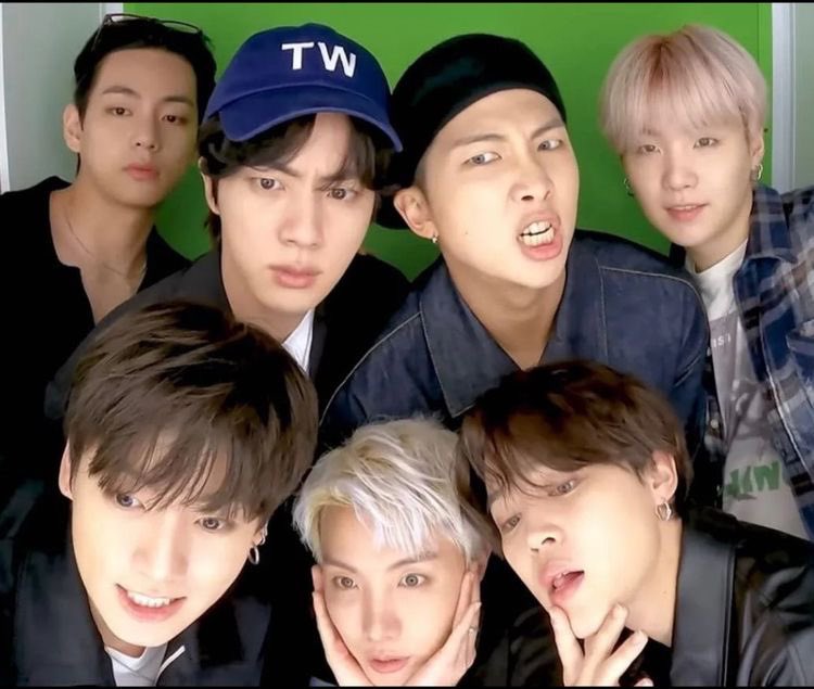 happy 10th anniversary to my
best friends for the rest of my life.

i love you always, my seven ♡⋆ ·˚ ༘ *