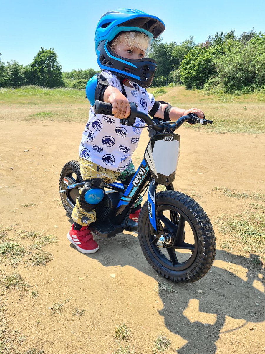 EngElecMotCo's tweet photo. Another satisfied customer, cheers Helen👊'Always a pleasure visiting here, the guys are so friendly and helpful. Visited today to buy our boy his first Revvi and it was a smooth seamless sale. Cheers guys!' #Revvi info 🏍️https://t.co/h0Pb1HxbAn #kids #electricmotorcycles #bikes https://t.co/VixLcjt1TB