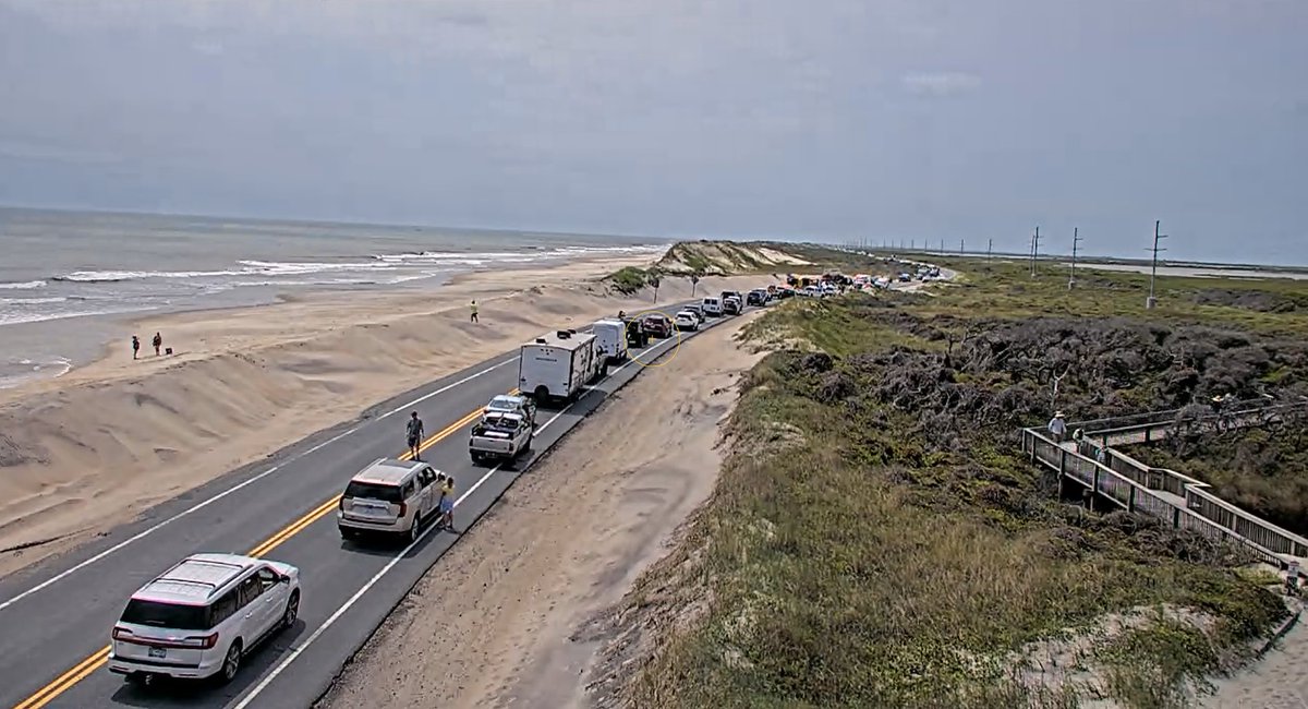 NCDOT_NC12's tweet photo. Highway 12 is currently CLOSED near the Pea Island Visitor Center due to a serious traffic accident. Please avoid the area at this time. https://t.co/ohxosDEQW7