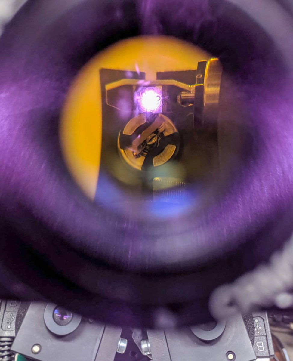 OPNmagazine's tweet photo. Image of the Week: Galvanometer Scanners for OCT
Light from a swept source of 800 nm is reflected on galvanometer scanners to reach the phone camera.
Read more here: https://t.co/Z5qHTs8dcu
#Galvanometer #Scanners #camera #light https://t.co/pJpyHIiAmJ