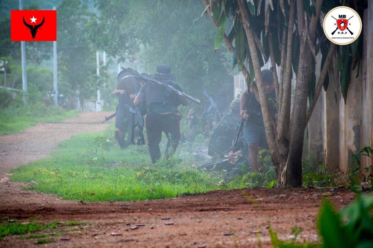 MizzimaNews's tweet photo. မိုးဗြဲတိုက်ပွဲတွင် လက်နက်ကြီးကျည်အချို့ စစ်ကောင်စီတပ်သားများကိုပြန်မှန်ပြီး သေဆုံးမှုများရှိ
=============

https://t.co/ggGEoGFpzl

#MPDF
#KNDF
#URF
#မိုးဗြဲတိုက်ပွဲ
#လက်နက်ကြီး https://t.co/J3a82Ewy6l