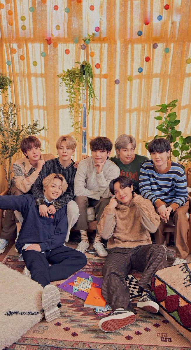jinniecookies's tweet photo. happy 10 years to our bangtan boys 🥹💜 thank you for always working hard for us, thank you for inspiring us to become a better person everyday!! we love you to the moon and back 🫶 till' our next chapter 💜💕 

these young men will always have a big special place in my heart ❤️ https://t.co/kKnFyvsZG0