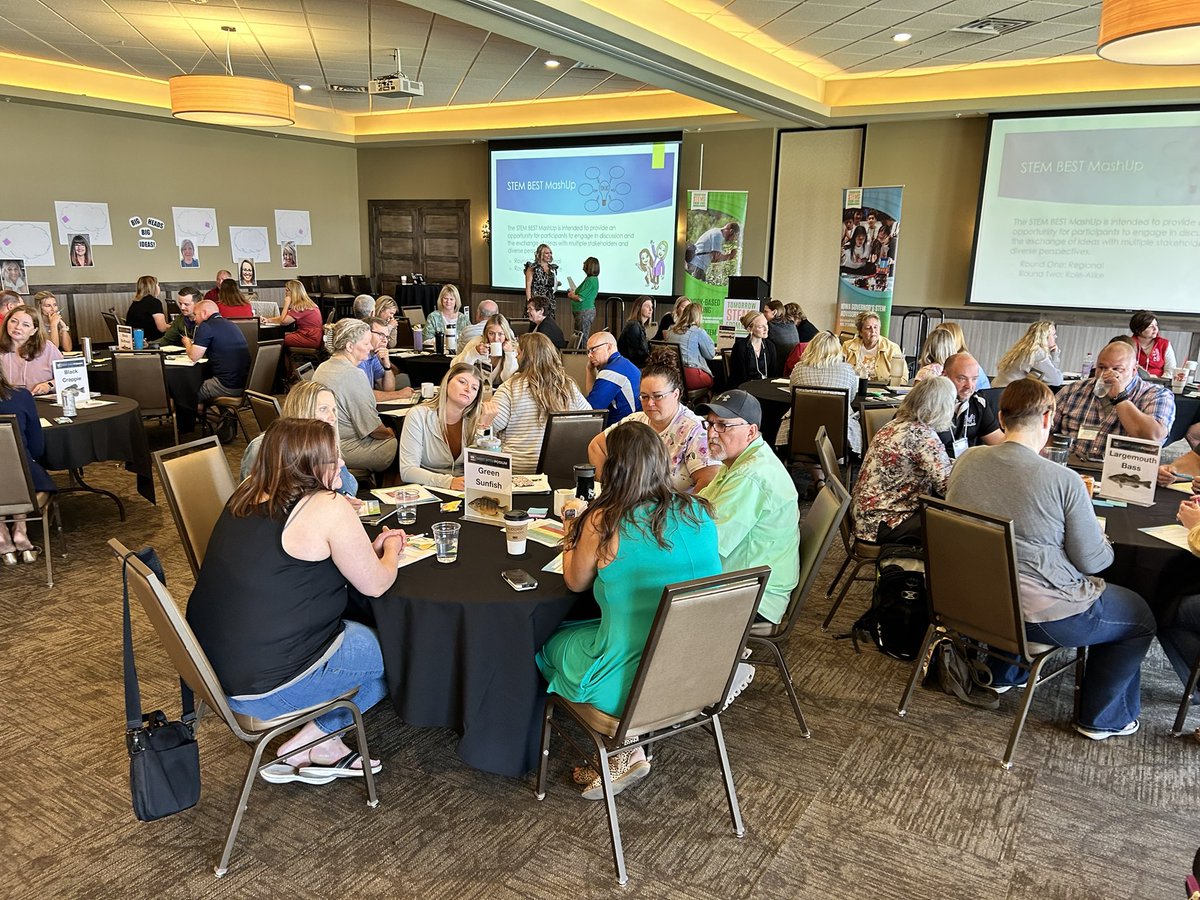 IowaSTEM's tweet photo. Educators sharing best practices and interests as part of the BEST STEMposium. https://t.co/VRmuD37ss2