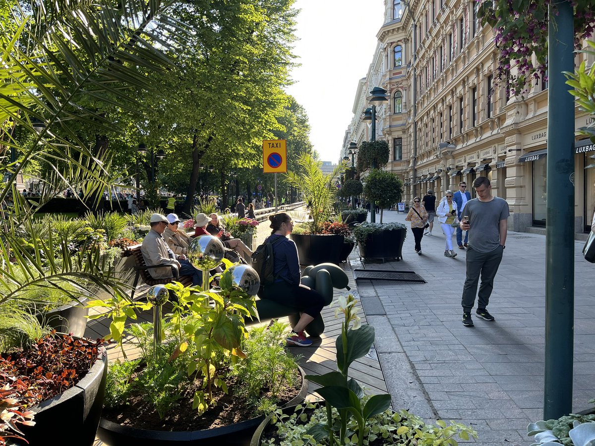 Villebla's tweet photo. Onhan tää surullista. Pelastakaa keskusta fillarikommunisteilta! https://t.co/JogBWH2RDT