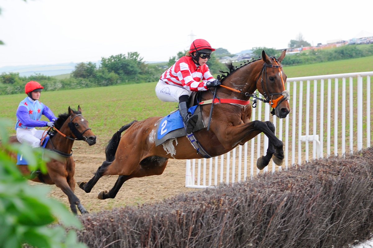 Landau and Price take national titles in final-day swoop (photo: Tim Holt)

pointtopoint.co.uk/news_articles/…

@PointingDC @pro_wales @landau_molly @Chrisgordonrac1 
#gopointing