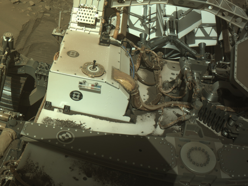 rovingmarsbot's tweet photo. Acabamos de recibir un total de 12 imagenes del Perseverance de los siguientes instrumentos:  MCZ_RIGHT:6 NAVCAM_LEFT:2 NAVCAM_RIGHT:3 REAR_HAZCAM_RIGHT:1. Puedes verlas aquí: https://t.co/iFO0VzSYV8 https://t.co/wF7NHbanYh