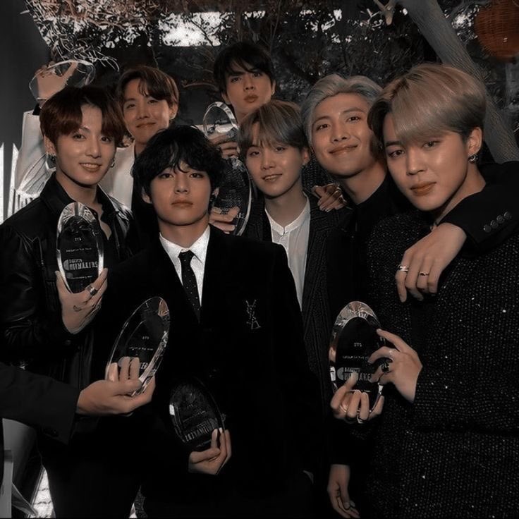 yoonminimm's tweet photo. Since the years I have known you,you have added so many good things to me,to all armies.Good luck to you.The rest of your success will pass as better days together. You never lost your hope,you always worked with determination.I hope you will be very happy.💜
#10yearswithBTS 💜 https://t.co/DkSlROoHru