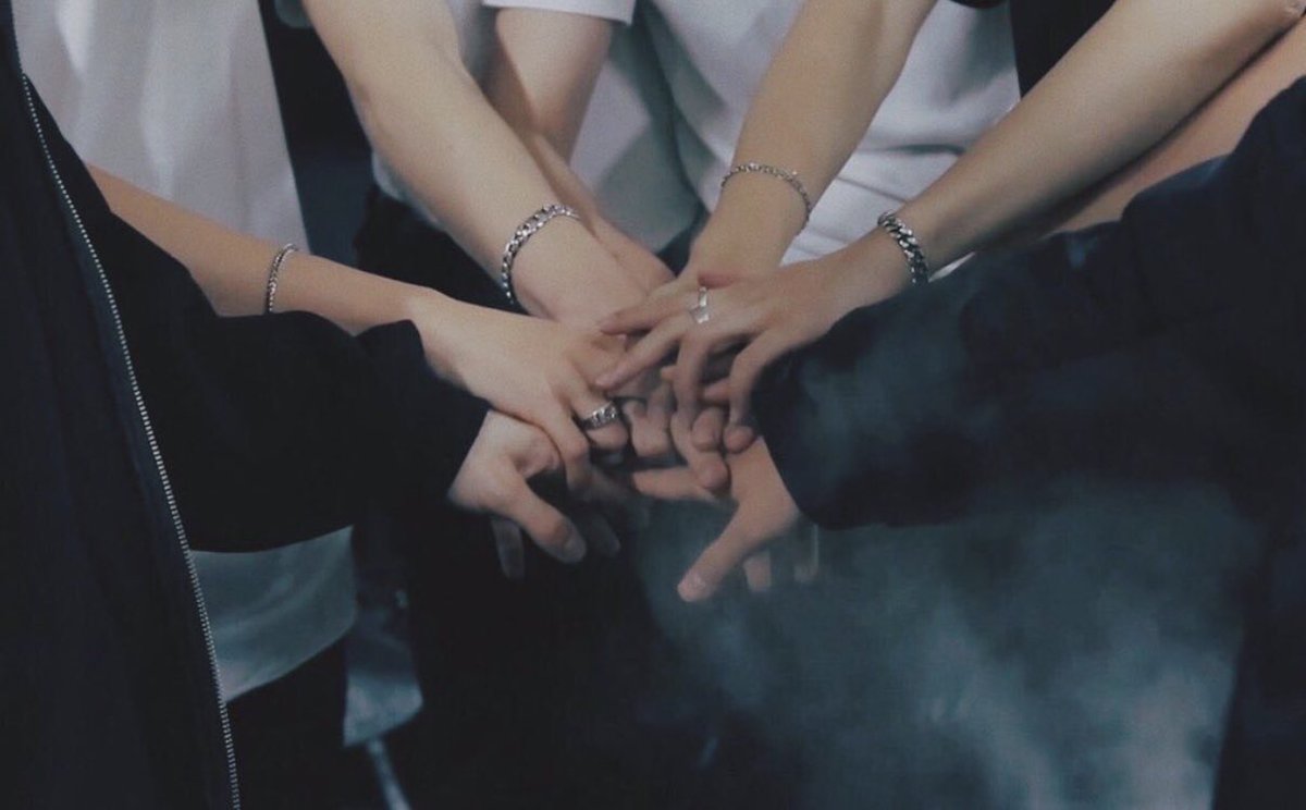 bts_S24ever's tweet photo. 10周年おめでとう🌸
会えなくてもそれぞれの場所で幸せならばそれでいい。遠く離れている誰かの幸せをこんなにも願ったのはバンタンが初めてです😌✨
私が辛かった時に存在してくれてありがとう！！今までもこれからも今度は私がずっとそばにいるね！！！
ボラへ〜💜

 #BTS10thAnniversary https://t.co/1OZBGPYGZO