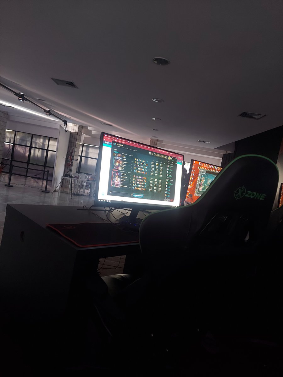 Vai ter Esports no Inter 2024 sim:

- A maioria das atléticas se esforçam cada vez mais, gostam, investem e reconhecem o cenário

- Os Esports já tem apoio oficial da UFG desde 2017, incluindo apoio do CECAS e até da própria reitoria

- A UFG tem uma equipe de Esports, competindo