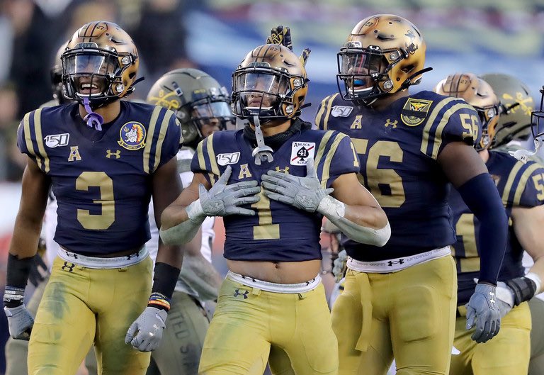 JoshuaHamptonTN's tweet photo. After a awesome conversation with @CoachAIngram I’m blessed to receive an offer from Navy Football‼️ #AGTG @GreenRB21 @ErikKimrey @cbrownrun11 @BaylorSchoolFB @CSmithScout @Hunter_DeNote https://t.co/lS1Uhqw4VP