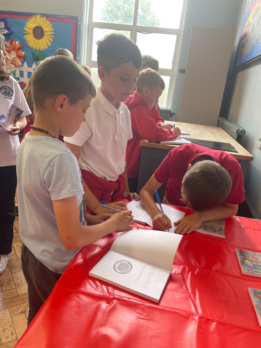 Our pupils enjoying a chance to share their creative writing on stage today and then sign their very own books! (part 1)

#WeAreAuthors 
#PrimarySchool
#BelieveandAchieve 
#writers #authors