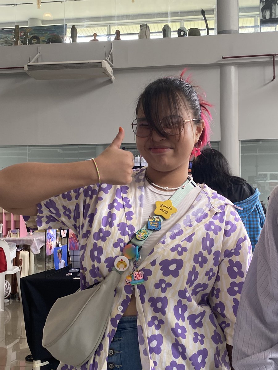 conieh0's tweet photo. hi! yes, it's me! i made the star pins and the gay keychains 😊💖

you can see more in my ig 🐰 conie.ho 🐰 https://t.co/kaWVuUMf0H