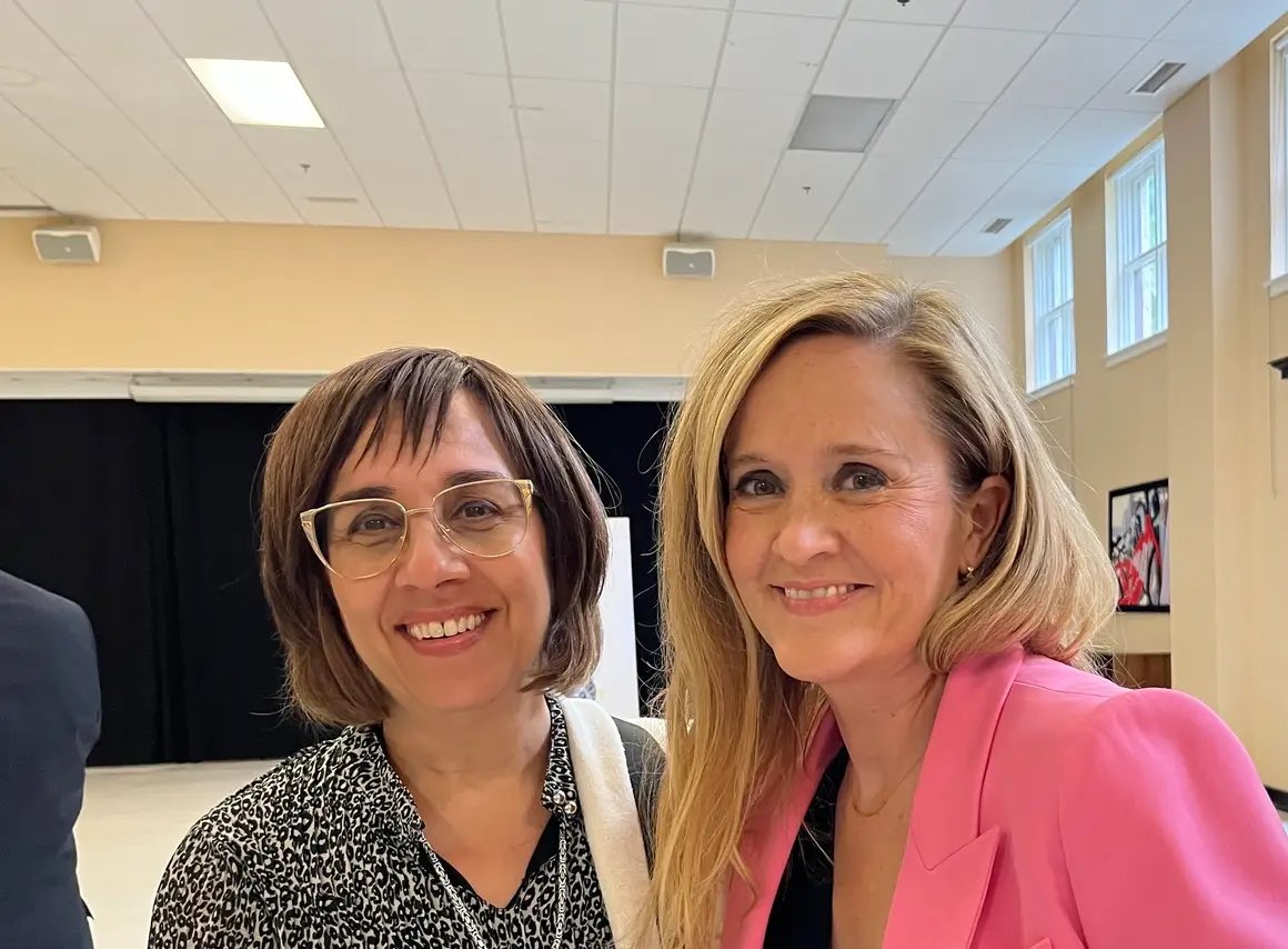 Gisèle Yasmeen (@gyasmeen) on Twitter photo What fun yesterday to be invited to a TVO reception and event and have the chance to meet Steve Paikin and <a href="/uOttawa/">Université d'Ottawa | University of Ottawa</a> grad Samantha Bee for a discussion on the role of comedy in politics and democracy. M. Paikin m'a parlé en français. La salle était remplie avec beaucoup d'énergie! What fun yesterday to be invited to a TVO reception and event and have the chance to meet Steve Paikin and <a href="/uOttawa/">Université d'Ottawa | University of Ottawa</a> grad Samantha Bee for a discussion on the role of comedy in politics and democracy. M. Paikin m'a parlé en français. La salle était remplie avec beaucoup d'énergie!