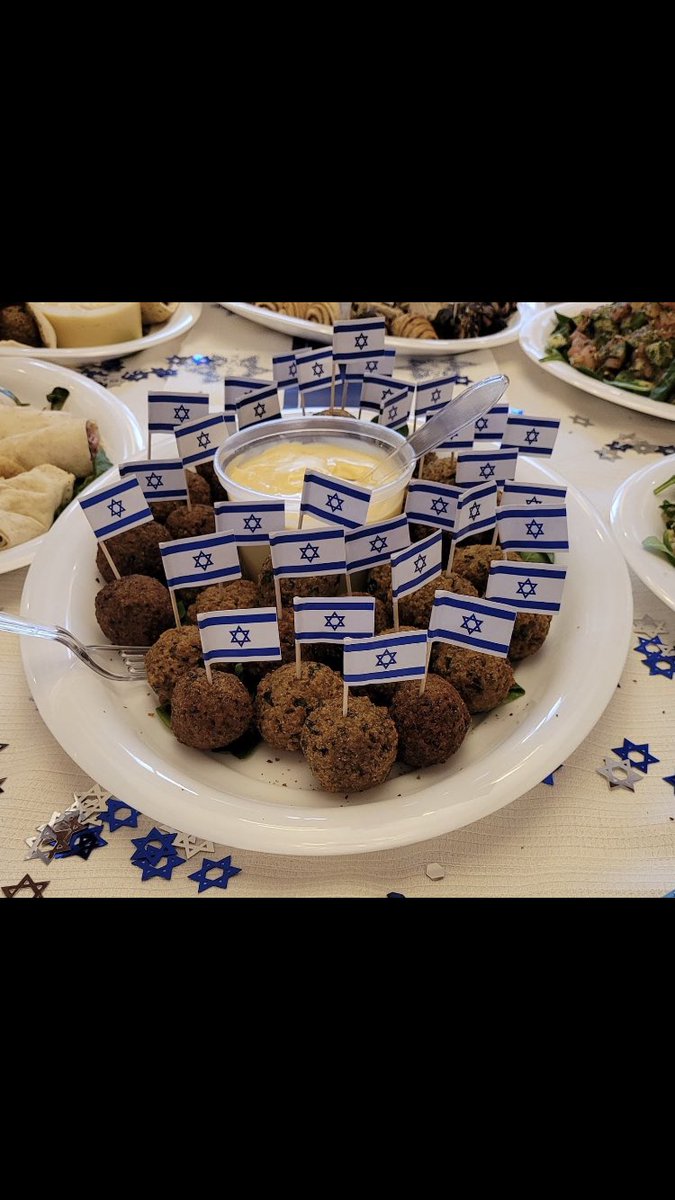 Today we honour the beloved falafel, a cherished culinary treasure and the national dish of @Israel🧆🇮🇱

#NationalFalafelday … Don’t forget the Tahini!