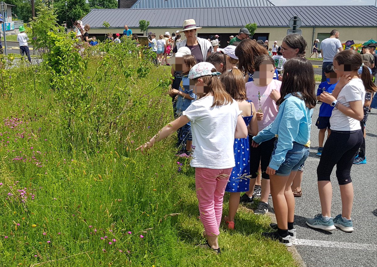 MPLS_Auvergne (@mpls_auvergne) on Twitter photo Inauguration de la plaque de la haie, réalisée par les élèves de l'école d'orcines, dans le cadre du dispositif #123PlantHaie de la <a href="/MPLS_Auvergne/">MPLS_Auvergne</a> ! 3 ans de croissance pour une belle haie tapissée de sa jachère fleurie. <a href="/acclermont/">Académie de Clermont-Ferrand</a> <a href="/DSDEN_63/">DSDEN 63</a> <a href="/Fondation_Lamap/">Fondation La main à la pâte</a> Inauguration de la plaque de la haie, réalisée par les élèves de l'école d'orcines, dans le cadre du dispositif #123PlantHaie de la <a href="/MPLS_Auvergne/">MPLS_Auvergne</a> ! 3 ans de croissance pour une belle haie tapissée de sa jachère fleurie. <a href="/acclermont/">Académie de Clermont-Ferrand</a> <a href="/DSDEN_63/">DSDEN 63</a> <a href="/Fondation_Lamap/">Fondation La main à la pâte</a>