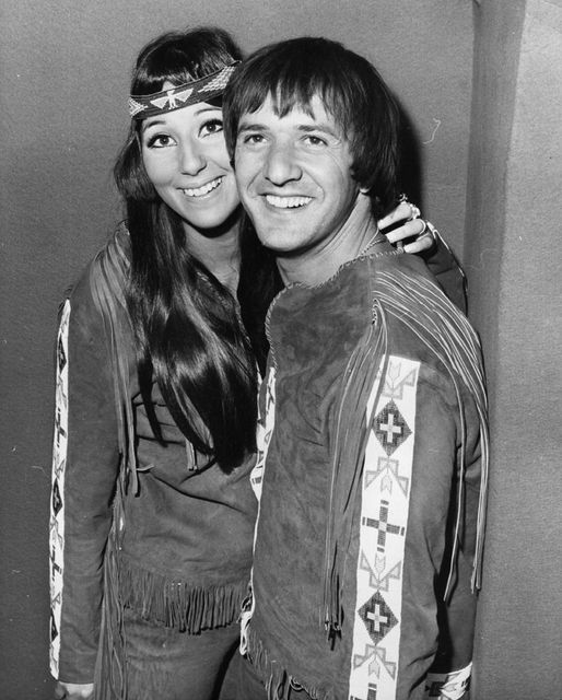 1965'te  -- Sonny ve Cher ilk kez 'American Bandstand'da televizyona çıktılar. hatırlayan var mı? 🖤