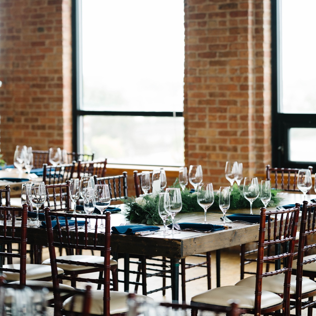 Eat, drink, and be married 🥂✨

📸 Candace Sims Photography

#cityviewloft #chicagoeventvenue #chicagoweddings #chicagoevents #rusticwedding #weddingdecor