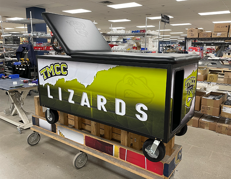 PHSAthleticEdge's tweet photo. Truckee Meadows Community College is nearly sideline ready with this new addition! Thanks for working with us and our partners at Henry Schein Athletics! #sidelinesolutions #wehavetheedge https://t.co/ZweTZ0z41r