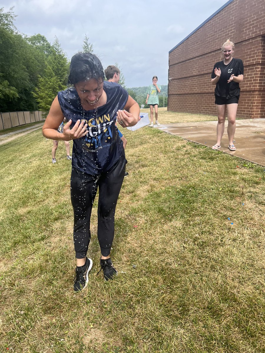 MStolnis's tweet photo. It was so much fun to say YES when a student asked to bring in “a few hundred” water balloons to have some end of the year fun. Epic afternoon….topped off with the bucket of water being dumped over my head 🤣 well played kids, well played 👏🏼 https://t.co/asnAfjHv8Q