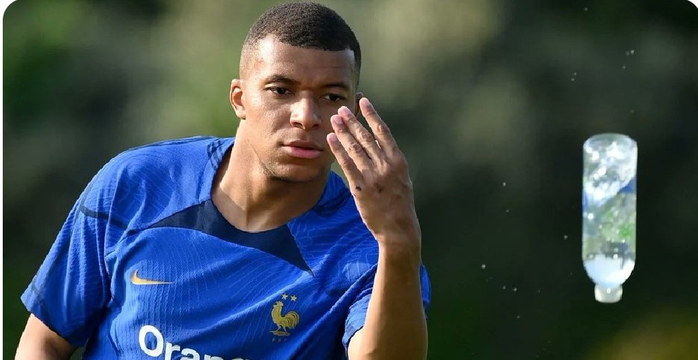 quicktakeorigin's tweet photo. Kylian Mbappé's entourage sent his letter announcing his refusal to extend his PSG contract to the French media before they sent it to his employer, according to The New York Times. https://t.co/8ShqM8nQRp