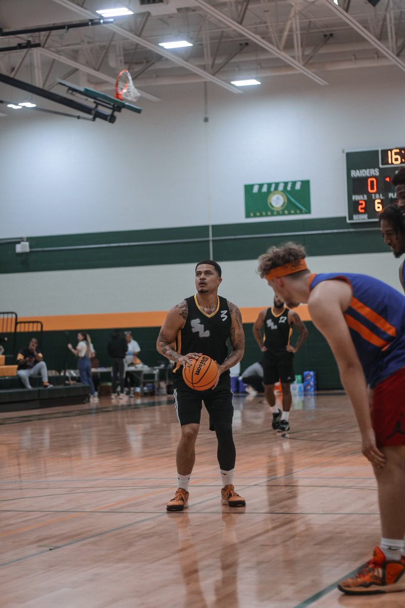 Fitz0002's tweet photo. OG that’s still having fun with the GAME 🏀 #Week2 #Dont4Get #Fitzknockdwn #SpenceleagueProAM https://t.co/tMrsI0Dslf