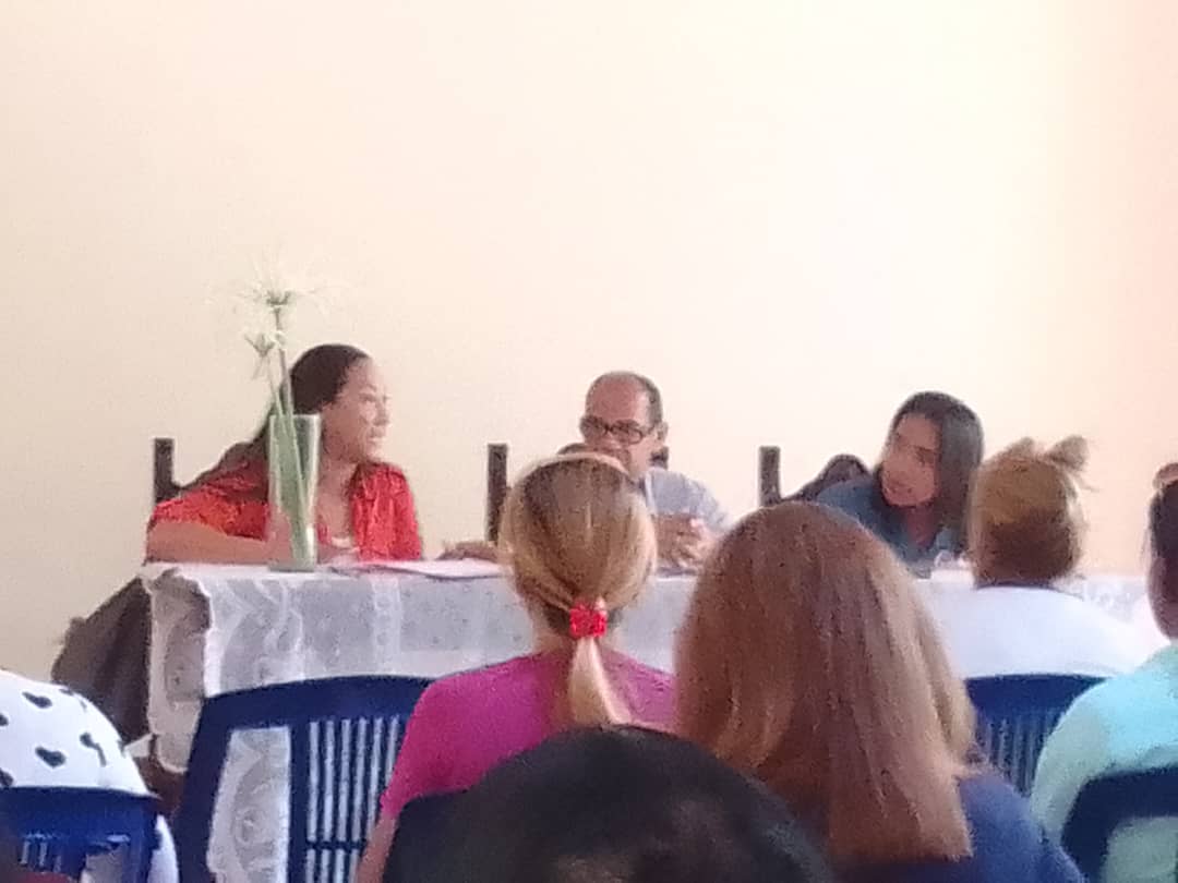 unem_sucre's tweet photo. Como una experiencia novedosa se desarrolló el foro "Literatura en el aula: Oralidad, Escritura y Lectura" Con la participación de la Coordinadora Regional Lengua UNEMSR Friné Padilla, la licenciada Samara Vásquez y el Escritor Rubi Guerra. CI: Culturas y Lenguas. UNEMSR SUCRE. https://t.co/rLqAAIY39a