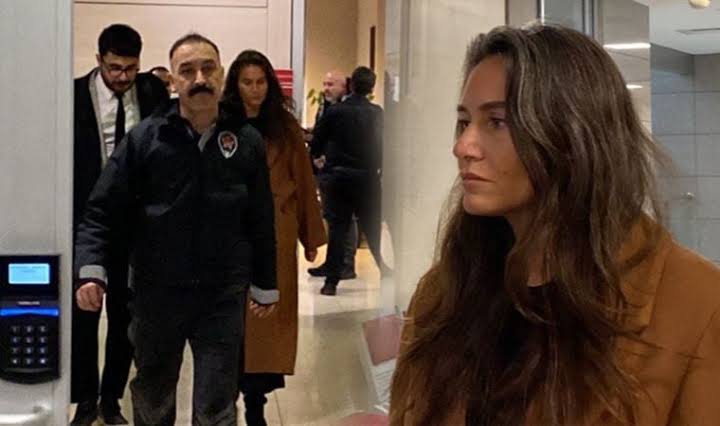 İstanbul C. Başsavcılığı, cami içinde yarı çıplak şekilde poz veren moda tasarımcısı Eda Taşpınar hakkında yürütülen soruşturmada fiilin "suç unsuru taşımadığı" gerekçesiyle takipsizlik kararı verdi. Bu kararla birlikte benzer nitelikteki hakaret suçlarının önü açılmış oldu.