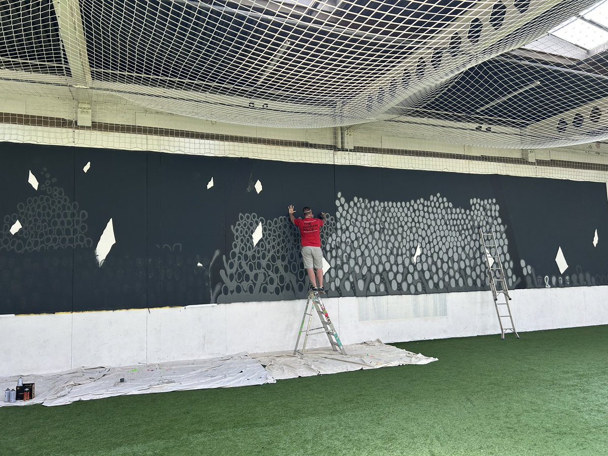 #OldhamHour <a href="/Oldham_Hour/">Oldham Hour</a> Our Sports Stadium Murals coming on nicely, we can’t wait for the finish 

<a href="/ShaidMushtaq/">Shaid Mushtaq</a> 
<a href="/ChauhanZahid/">Zahid Chauhan, OBE,FRCGP</a> @cllrjennyoldham <a href="/JimfromOldham/">Jim McMahon OBE MP</a> <a href="/Debbie_abrahams/">Debbie Abrahams</a> <a href="/TheOldhamTimes/">The Oldham Times</a> <a href="/oghcsrcDirector/">NHoque</a> @NorthernRootsOL <a href="/fatimawomens/">fatimawomens</a> @GhazalaKoosar <a href="/StreetGamesNor1/">StreetGames North West</a>