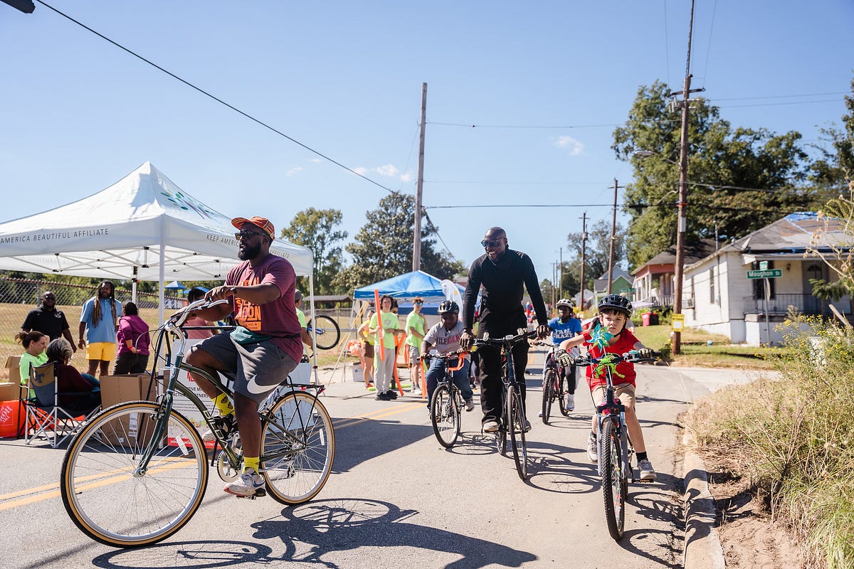 CivicCommonsUS's tweet photo. Creating Connections Across Neighborhoods: 5 examples from American public spaces
@bikewalkmacon @rebuildfdn @CityofMiami @BartramsGarden @SJ_Downtown @TheJPBFdn @knightfdn @kresgefdn @WilliamPennFdn #connections #publicspace #socialcapital #cities https://t.co/7rLJcT0FqG https://t.co/eMzwMjPID8