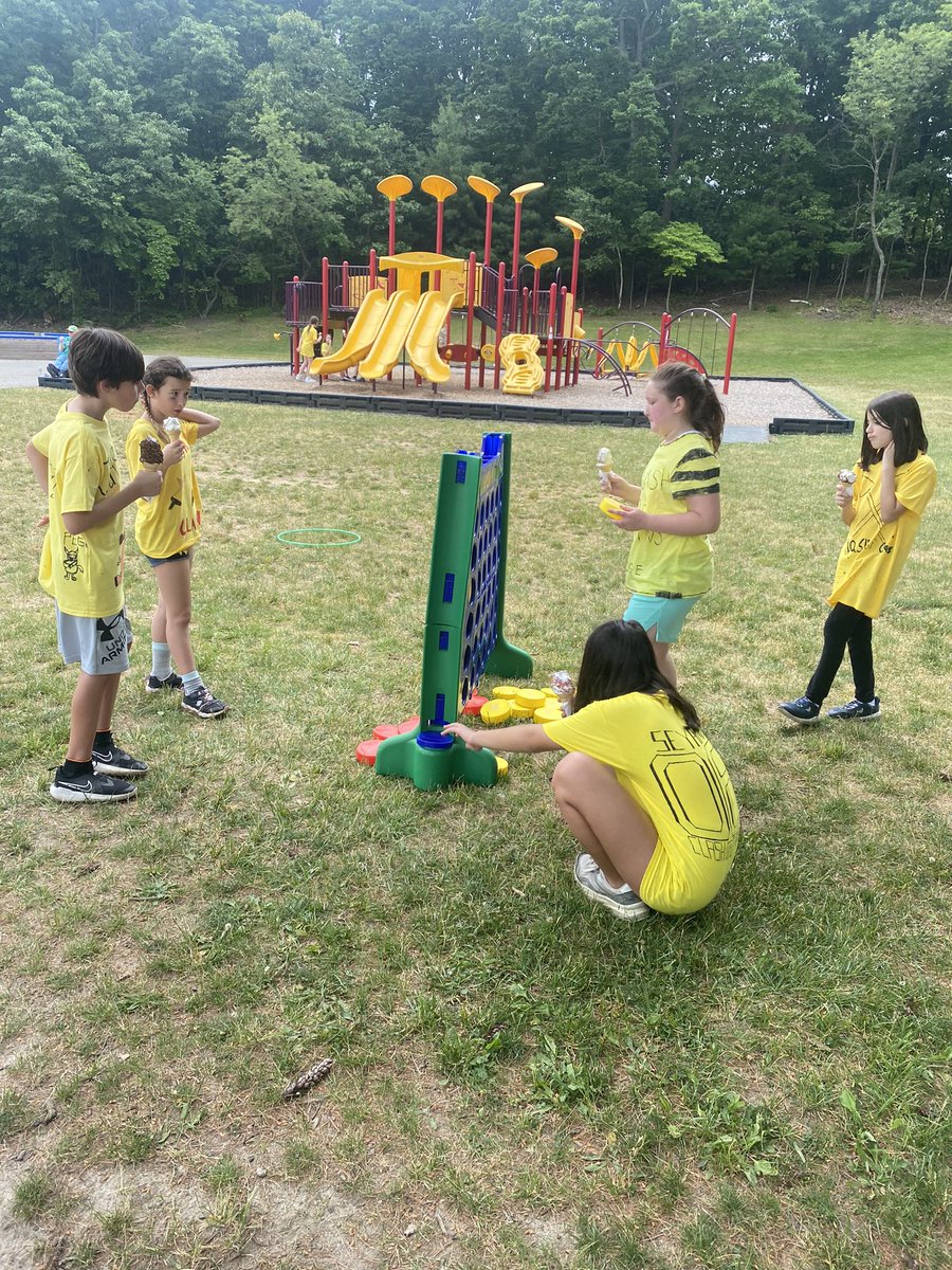 AmyLaverty16's tweet photo. The weather held out for our fifth grade field day and picnic! What a fun day! https://t.co/ZKaAWII9ES