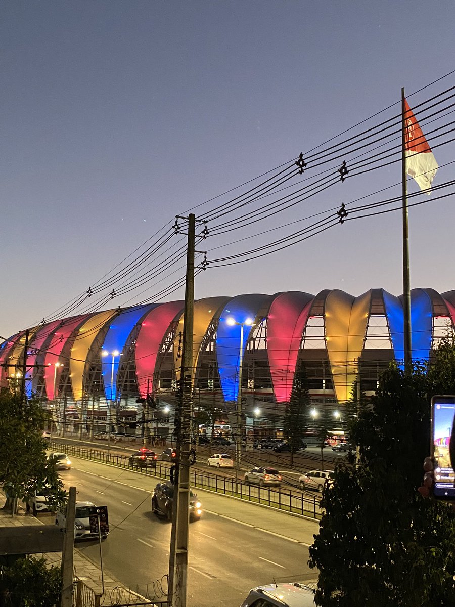Infernodestino's tweet photo. BEIRA-RIO NAS CORES DO EQUADOR! 🇪🇨

Alô, o homi tá chegando! 🔥 https://t.co/8cykIXbviW