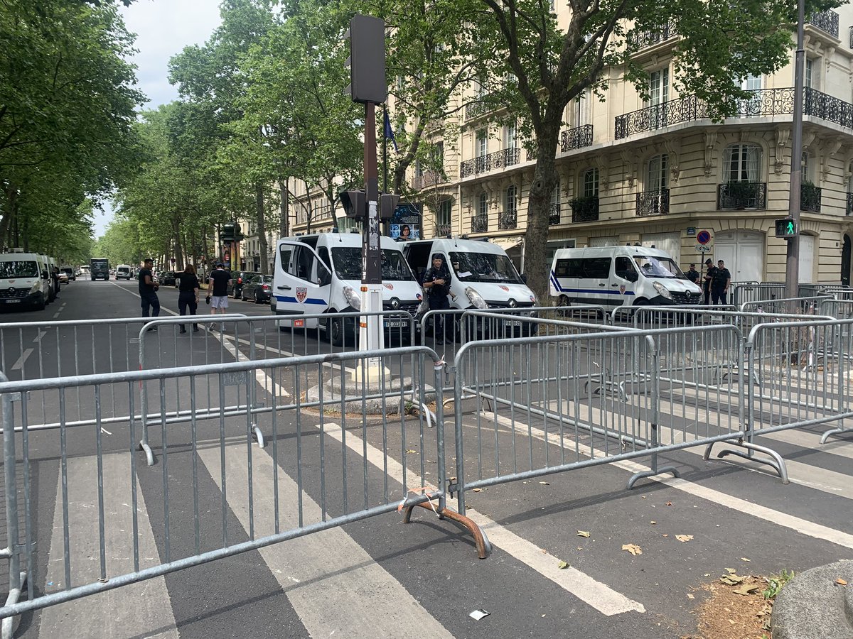B.Axelle (@benabdallahaxe1) on Twitter photo <a href="/FrcsBraun/">François Braun</a> <a href="/agnesfirmin/">Agnès Firmin Le Bodo</a> <a href="/Sante_Gouv/">Ministère de la Santé et de l'Accès aux soins</a> boycotter les infirmiers anesthésistes et vous barricader dans <a href="/Sante_Gouv/">Ministère de la Santé et de l'Accès aux soins</a> peut nuire à la sécurité anesthésique des patients. les IADE ont des ressources, impossible de nous phagocyter <a href="/FrcsBraun/">François Braun</a> <a href="/agnesfirmin/">Agnès Firmin Le Bodo</a> <a href="/Sante_Gouv/">Ministère de la Santé et de l'Accès aux soins</a> boycotter les infirmiers anesthésistes et vous barricader dans <a href="/Sante_Gouv/">Ministère de la Santé et de l'Accès aux soins</a> peut nuire à la sécurité anesthésique des patients. les IADE ont des ressources, impossible de nous phagocyter