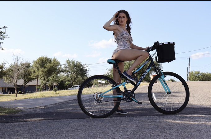 Would you let me take you for a ride 😉 https://t.co/wOHaLRpyat