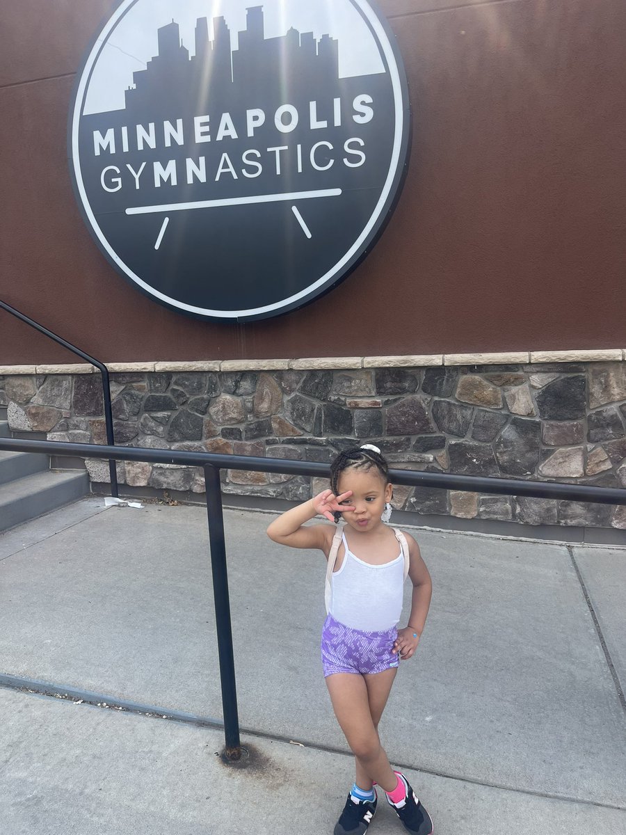 mami_manii's tweet image. Update ya girl is in gymnastics &amp;amp; loving it 💙💙