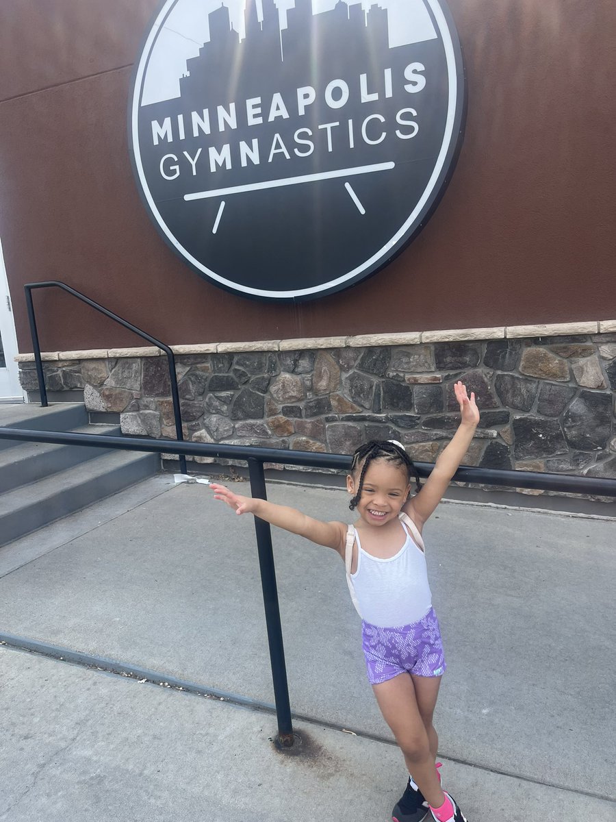 mami_manii's tweet image. Update ya girl is in gymnastics &amp;amp; loving it 💙💙