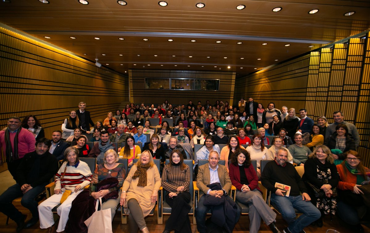 defensoria_nnya's tweet photo. Comenzó el primer Encuentro Presencial Federal de Organizaciones Territoriales de Niñez y Adolescencia organizadas por La Defe, para fortalecer a la #Ronat, Red integrada por 240 organizaciones de las 24 jurisdicciones.
(1/5) https://t.co/bmR9fCfTE5