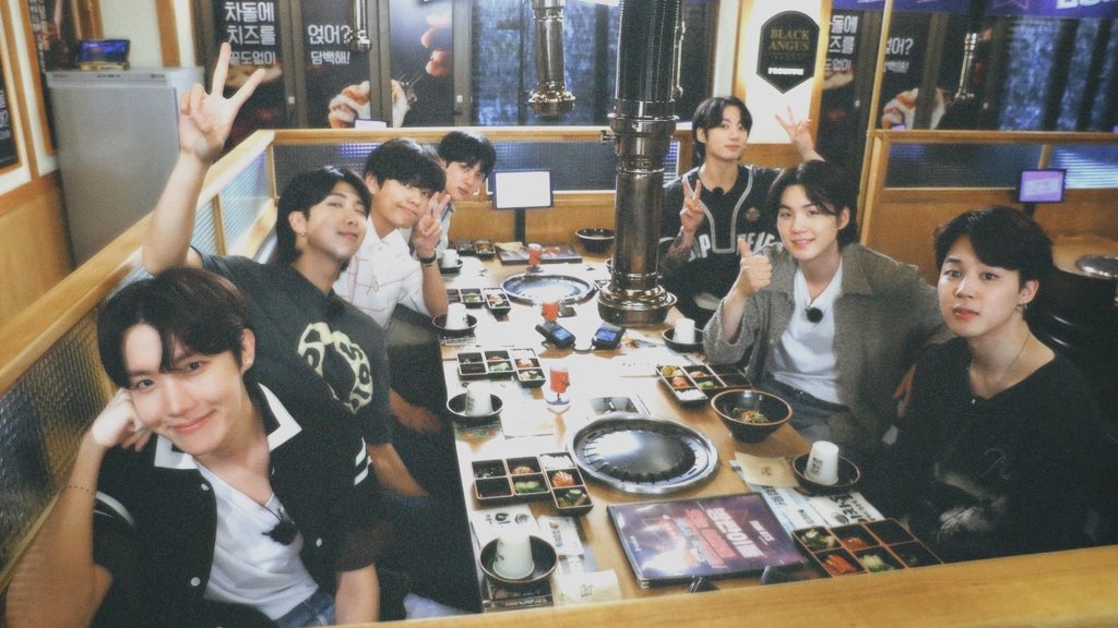 Kimsokjing's tweet photo. It's been 10 years!! I'm so happy we're together and I wish we'll like this 4ever I love you guys and I'm so thankful you're in my life I'm nothing without you💜💜 
#LoveLettersByARMY 
#2023BTSFESTA 
#10yearswithBTS 
#BTS10thAnniversary 
#BTSARMY https://t.co/bFrgBetr1n