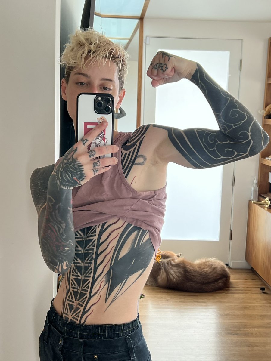 Cam Damage (Trans Reznor) on Twitter: "So y’all into armpits round here?"