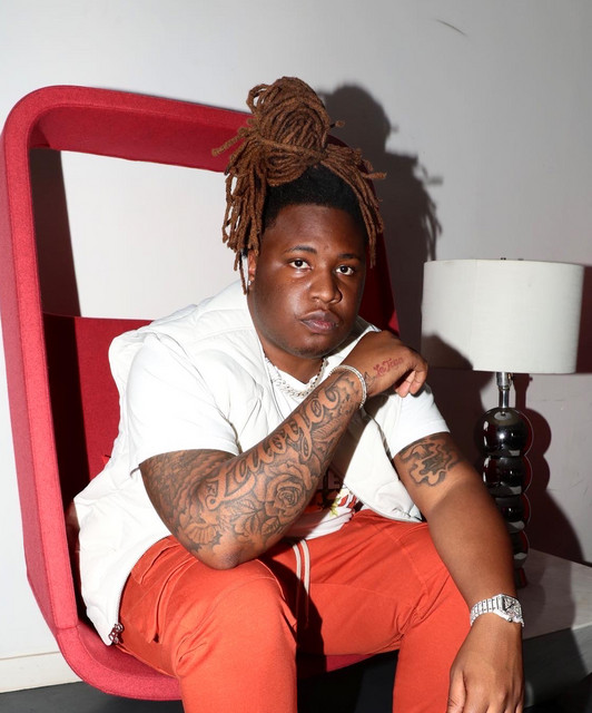 chartdata's tweet photo. .@SexyyRed314_, @NICKIMINAJ and @taykeith's "Pound Town 2" rises to #1 on this week's Digital Song Sales chart (12.9K sold). https://t.co/3J62JXt184