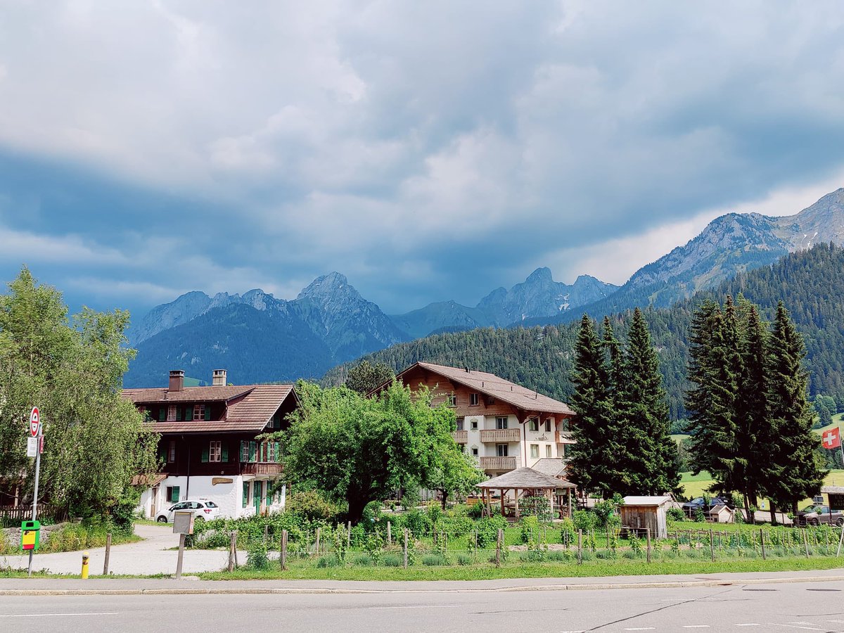 Switzerland 🇨🇭 Day 1 Jura Mountains.
Monster climb up the Col De La Croix 🚵‍♂️ 6,729 Feet of Climbing &amp; very hot 🥵 amazing views with snow capped mountains 🏔️