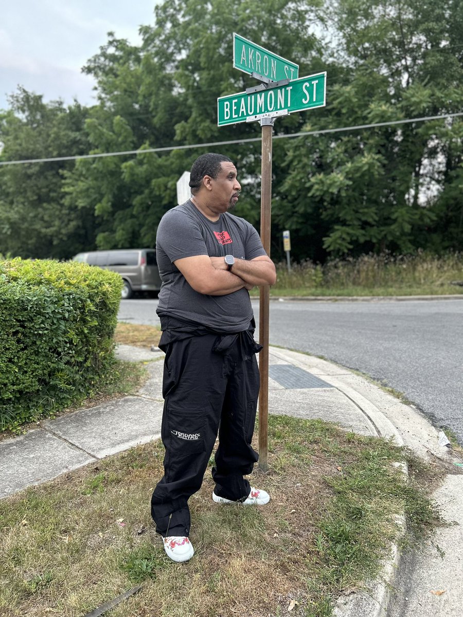 chefjordan247's tweet image. Hey everyone, it’s your favorite chef in the DMV here, Jordan 👨🏽‍🍳. I need your help to win Carla Hall’s Favorite Chef contest. Cast your vote today! Link in my bio 🔪.  Let’s win this thing 
#favchefcontest #favchef #cooking