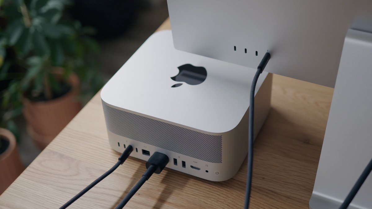 M2 Ultra Mac Studio review is live and one insane test result I found after posting: 

Transcoding 4k videos in Compressor
M2 Max - 3 min 25 sec
M2 Ultra - 0 min 47 sec