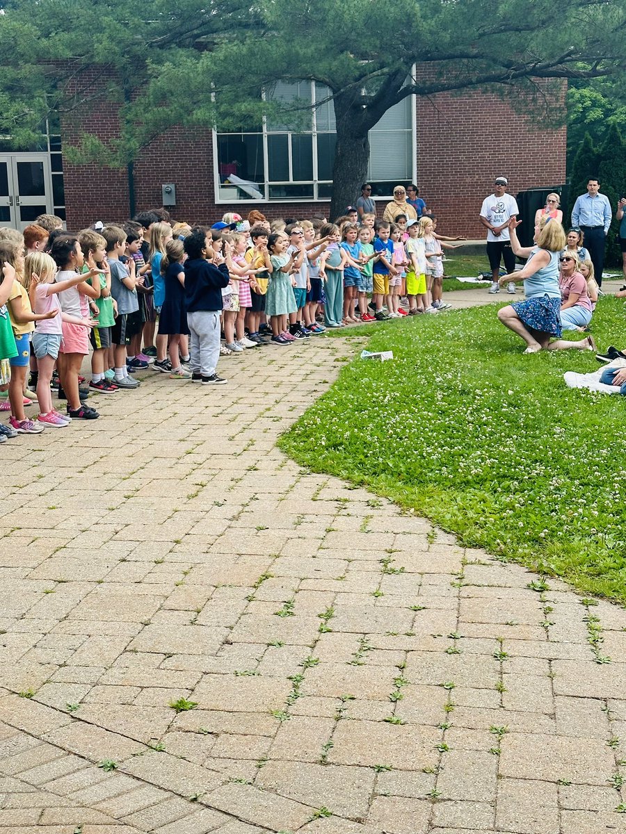 DuffyDragons's tweet photo. “Goodbye Friends and Thank You” performed by our amazing kindergarteners. Not a dry eye on the front lawn ☺️ https://t.co/sK72QfUSo8