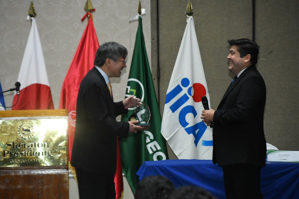 FIA_UES's tweet photo. El segundo fue un evento dedicado a estudiantes, para que conocieran el potencial que posee la FIA para poder llevar a cabo capacitaciones e investigaciones que sirvan de aporte a un mayor crecimiento de la energía Geotérmica del país. https://t.co/TeSxIcfNGM