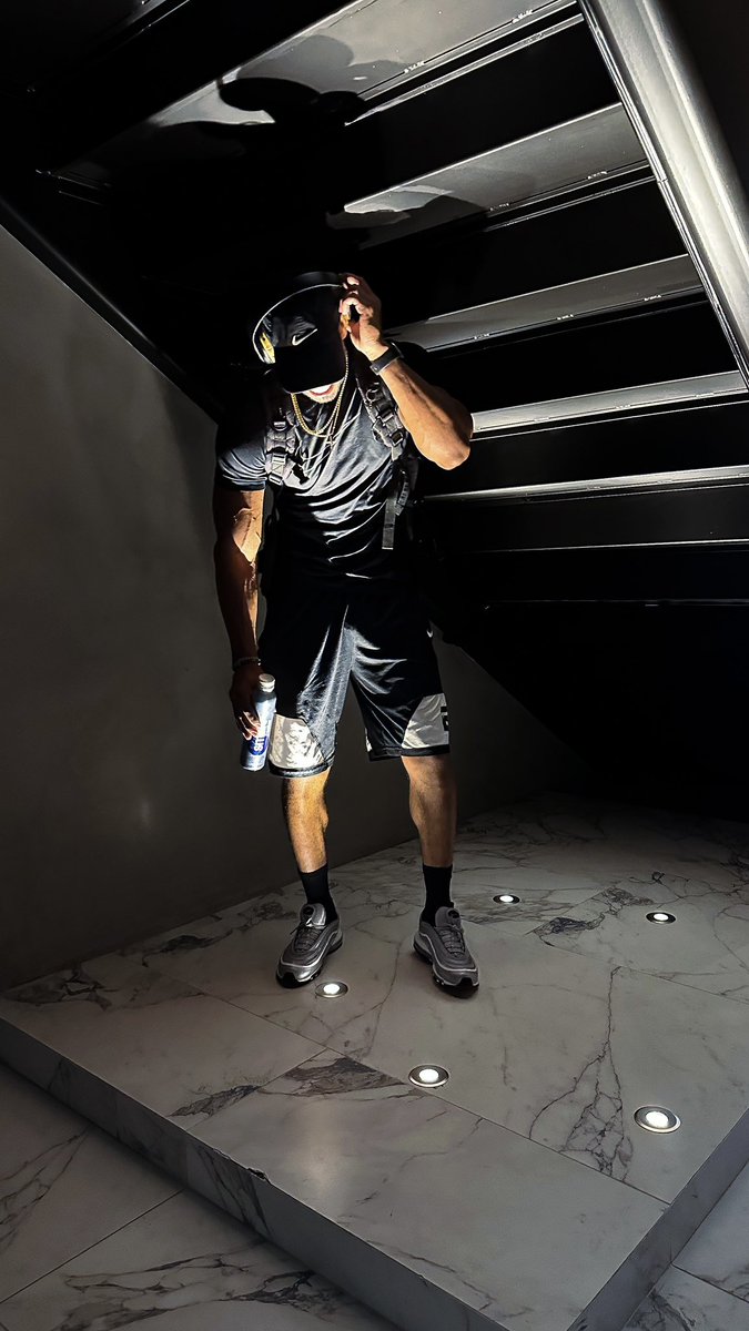 Ride The Wave🏄🏽‍♂️🌊 tweet media