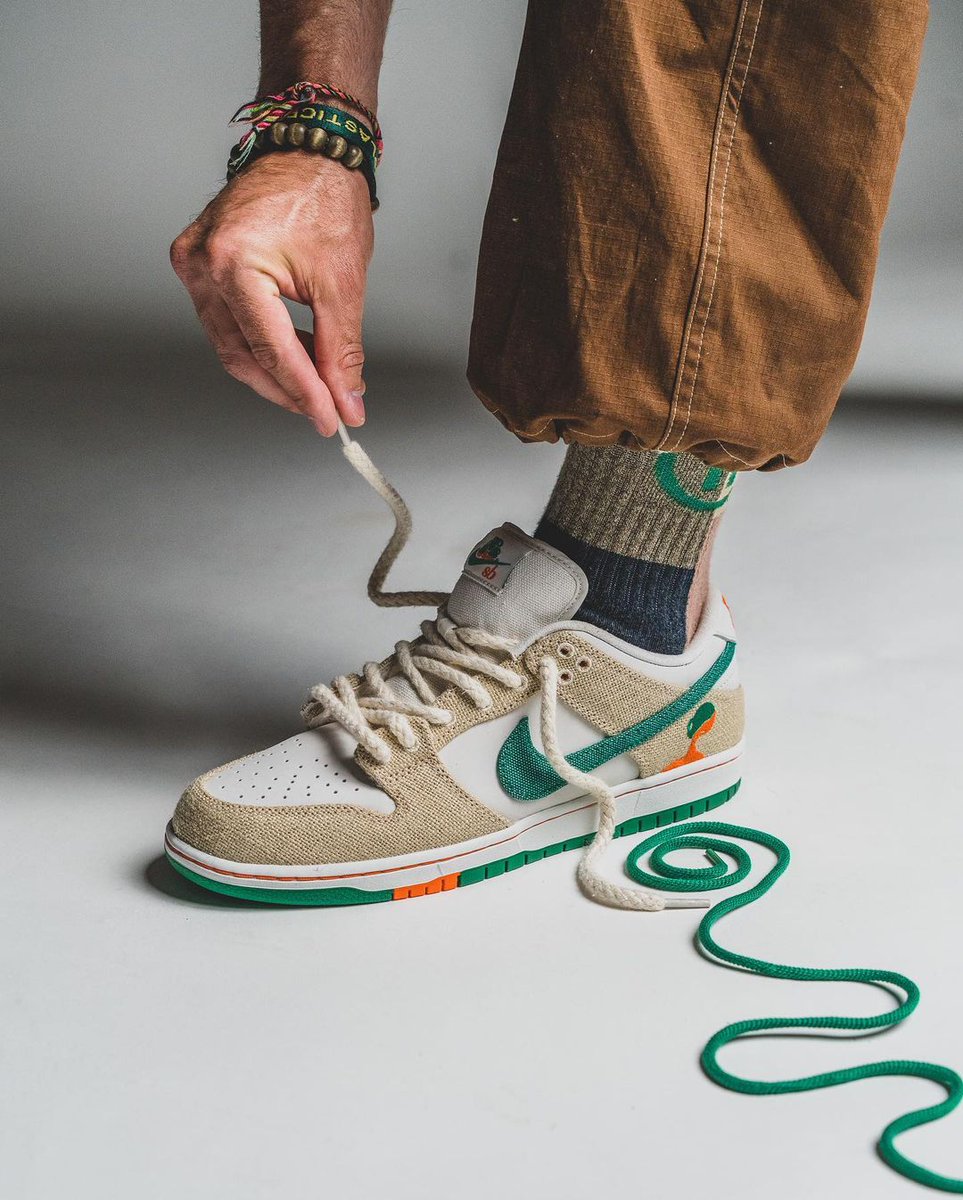 JustFreshKicks tweet media
