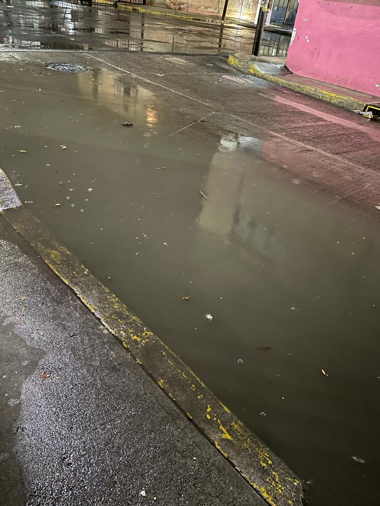 chatocuervo's tweet photo. @GobNeza Así el encharcamiento de agua por coladera tapada en av de las tres culturas y callé fco calbajal https://t.co/cU4ZxtocT1