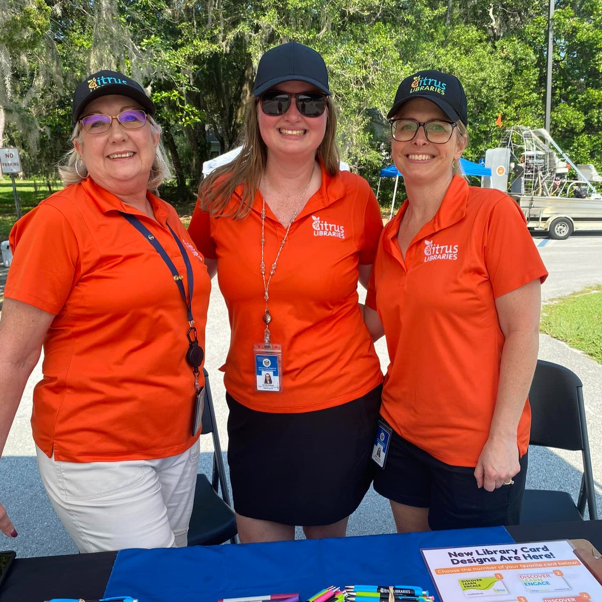 citruslibraries's tweet photo. #StrongLibraries and #StrongCommunities go hand-in-hand! A BIG thank you to our amazing community for supporting our first Touch-a-Truck event on Saturday. Our Citrus Libraries staff really does love finding ways to give back to our community! #summerreading #ccls #alltogethernow https://t.co/k616n1oSgk