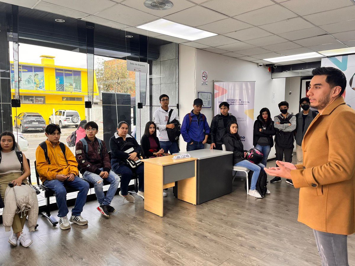 EduSuperiorEc's tweet image. Hoy se desarrolló en la Zona 6 de @EduSuperiorEc, ubicada en #Cuenca, la Feria #BecasTec. Dimos respuesta a las preguntas de los jóvenes asistentes.

Transforma tu futuro. 

Más información: siau.senescyt.gob.ec/convocatorias