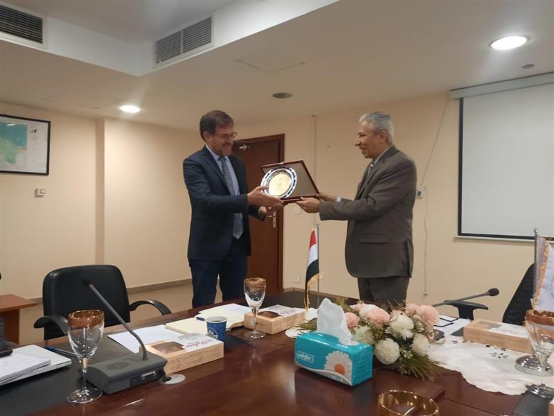 mbernal_GFCM's tweet photo. Productive meeting with LFRPDA in #Cairo 🇪🇬 to discuss the #GFCM2030 strategy's practical actions towards sustainable #fisheries & #aquaculture, the promotion of #compliance, and the ongoing implementation of the #MedSea4Fish capacity-building activities. https://t.co/DT0V98FJt7